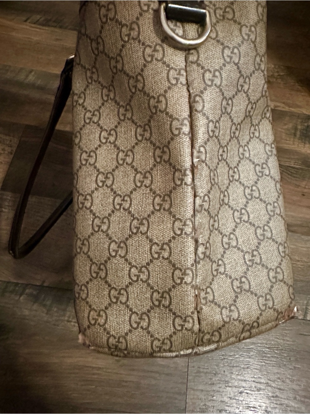 Gucci Beige GG Supreme Tote with Red Rose Heart Graphic - Picture 6 of 16